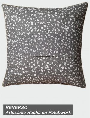 Funda de Cojín Exclusiva – 32X32 cm. – Hecha en Patchwork y Quilting JU502-0006