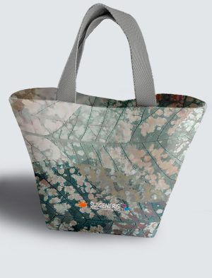 Bolso diseñado a 360º, 36 X 27 X 14 cm. en tejido cordurè de excelente calidad. EC503-1001A024-001