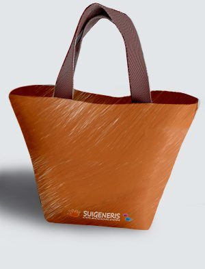 Bolso Personalizado con pintura artística de tu imagen a 360º, 36 X 27 X 14 cm. en tejido cordurè de excelente calidad. PC503-1001A002-001