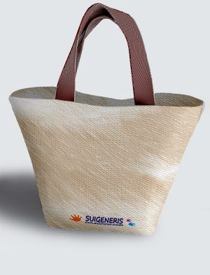 Bolso Personalizado con pintura artística de tu imagen a 360º, 36 X 27 X 14 cm. en tejido cordurè de excelente calidad. PC503-1001A017-001